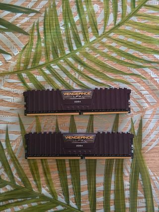Corsair Vengeance LPX DDR4 16GB
(2x8GB) 2666MHz