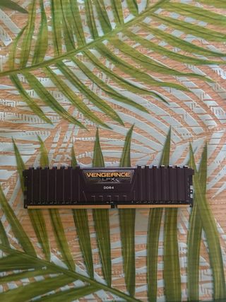 Corsair Vengeance LPX DDR4 16GB
(2x8GB) 2666MHz