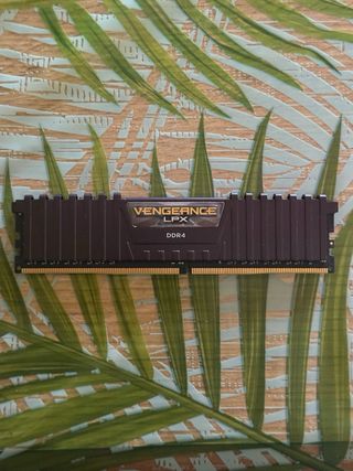 Corsair Vengeance LPX DDR4 16GB
(2x8GB) 2666MHz