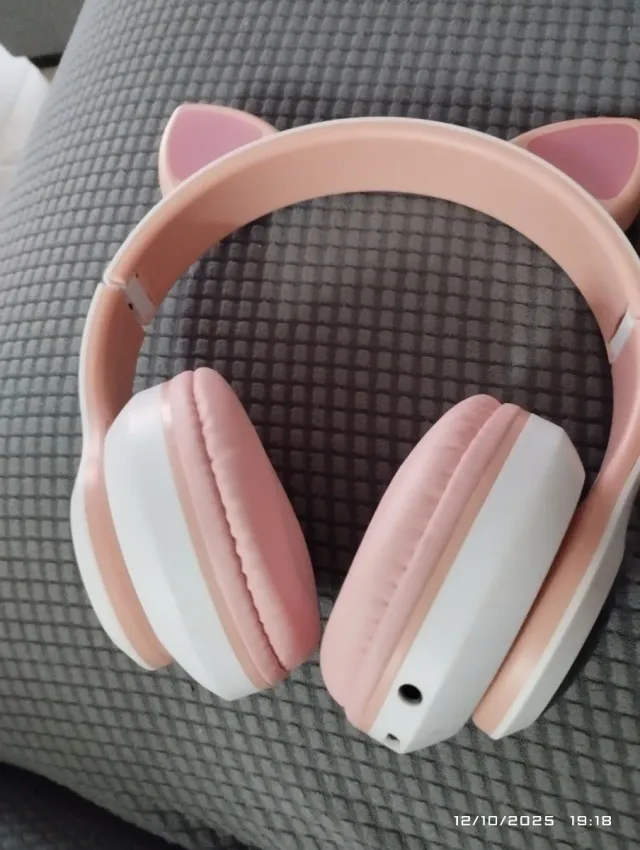 Auriculares inalámbricos con orejas de gato