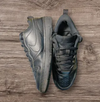 Nike 00’s Black Leather Low Swoosh Sneakers edició