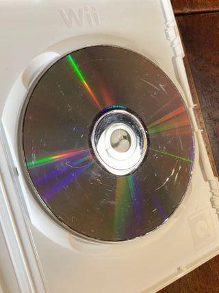 Mario Kart Wii con 2 volanti bianchi wii