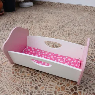 Cuna de madera para muñeco