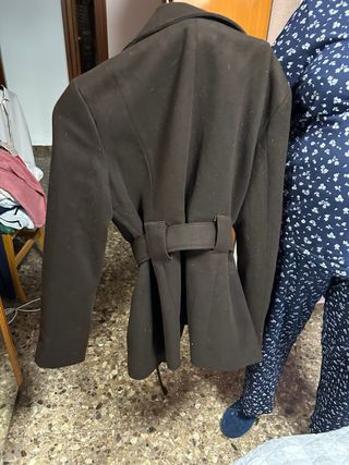 Abrigo marrón oscuro
