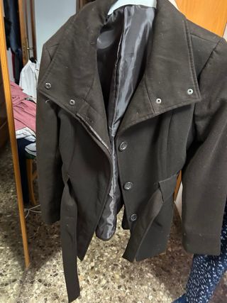 Abrigo marrón oscuro