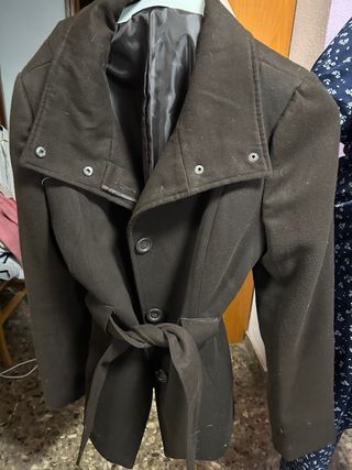 Abrigo marrón oscuro