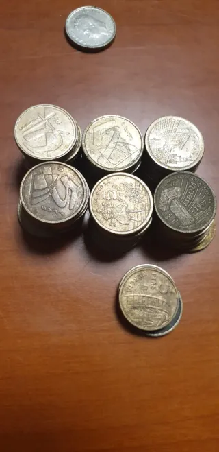 Monedas antiguas céntimos y pesetas