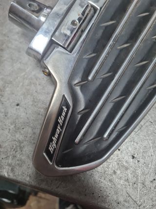 Estriberas Highway Hawk Custom