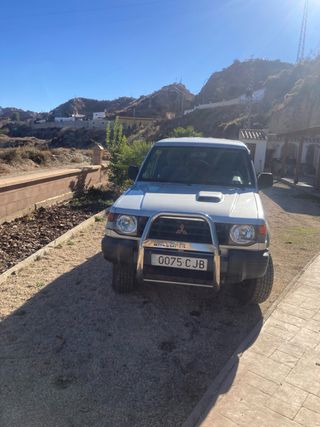 Mitsubishi Montero 2004