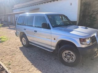 Mitsubishi Montero 2004