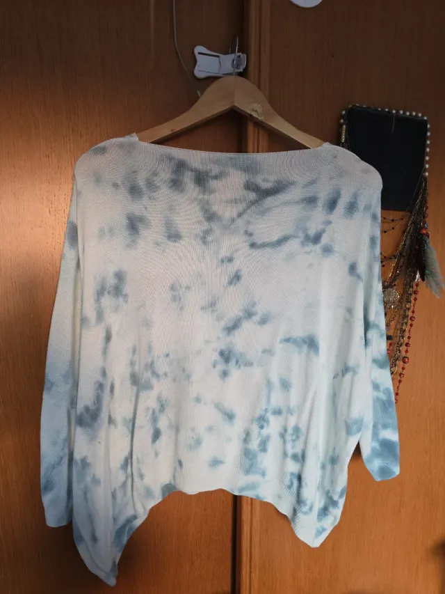 Jersey azul y blanco efecto tie-dye