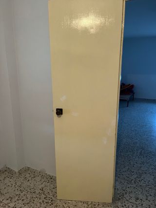 Puerta interior color beige