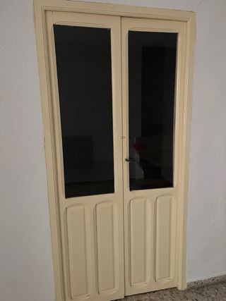 Puerta interior color beige