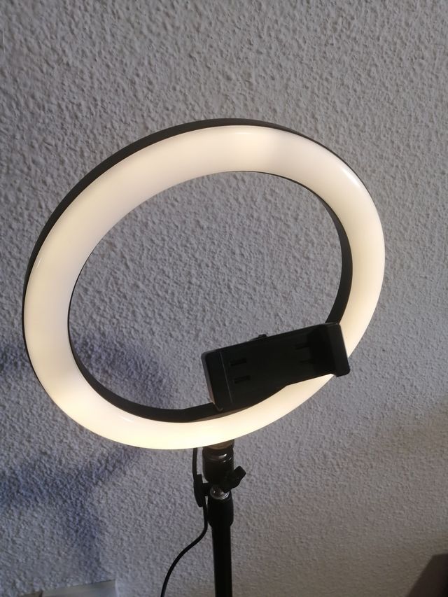 Aro de luz LED con soporte para móvil