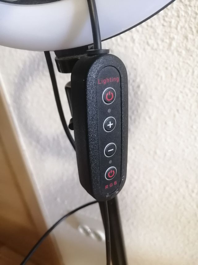 Aro de luz LED con soporte para móvil