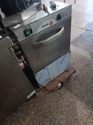 Lavavajillas / Lavavasos Industrial
658746091