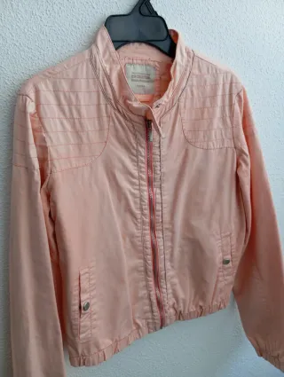 CAZADORA BERSHKA TALLA M ROSA 