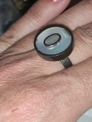 Antiguo anillo de plata y nácar