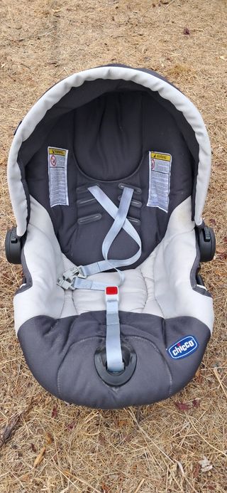 Silla, capazo y grupo 0 para bebe Chicco