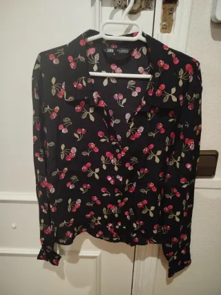 Camisa Zara Estampado Cerezas Talla XS