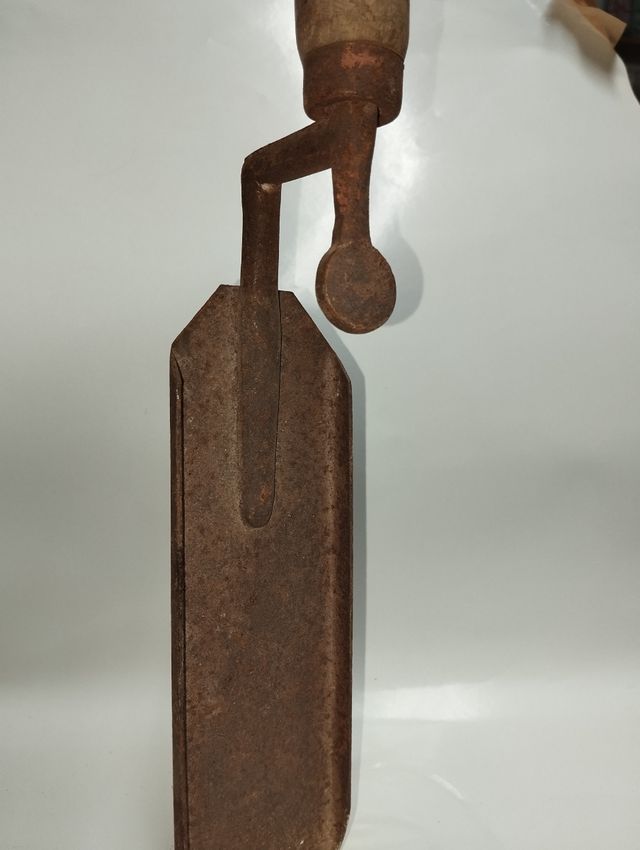 Pala raspador de caballerías antiguo