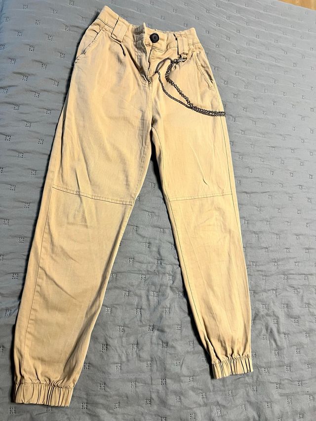 Poco uso, el accesorio lateral se puede quitar