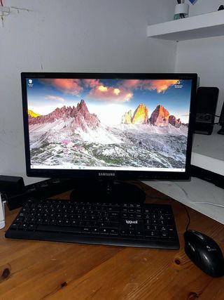 Monitor Samsung 22 + Teclado y Ratón