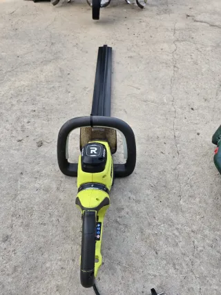 Tagliasiepi elettrico Ryobi
