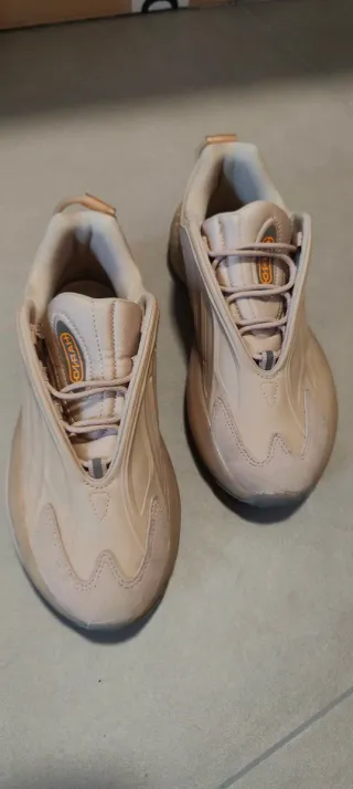 
Sneakers Ozrah Adidas 