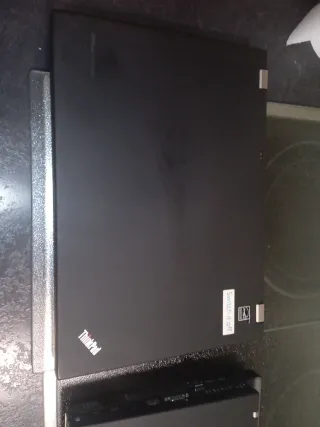 Lenovo ThinkPad Portátil (1 unidades)