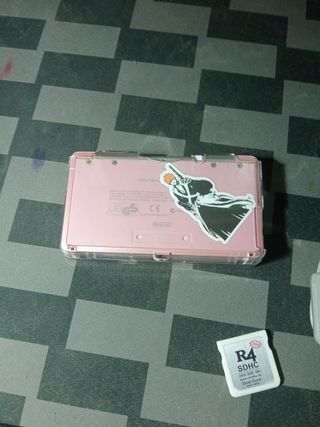 Nintendo 3DS Rosa + Cargador y R4