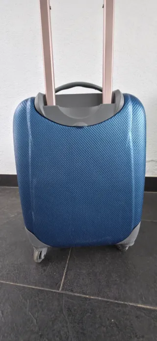 Juego de maletas azul y verde