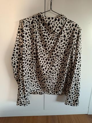 Blusa Zara estampada blanco y negro