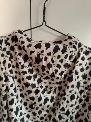 Blusa Zara estampada blanco y negro