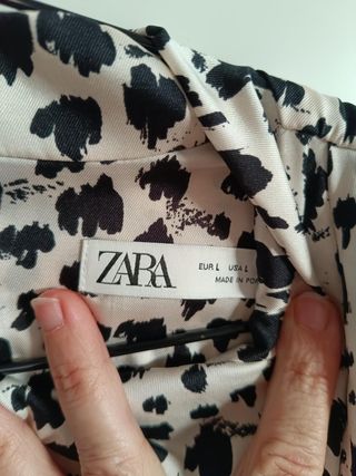 Blusa Zara estampada blanco y negro