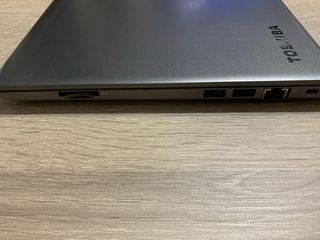 Portátil Toshiba Z30