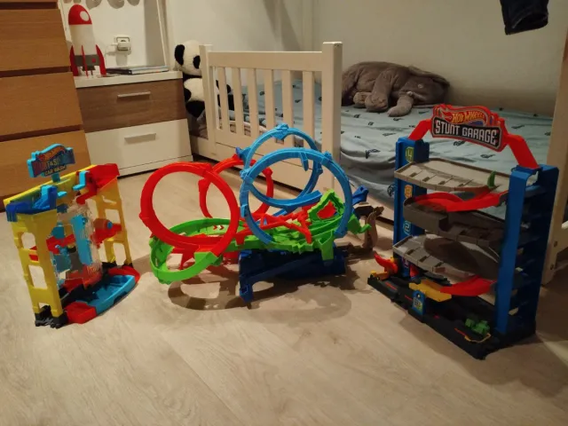 Pistas Hot Wheels: Coche y Garaje.