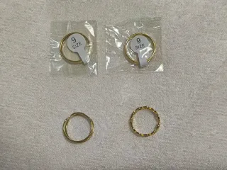 Anillos dorados preciosos