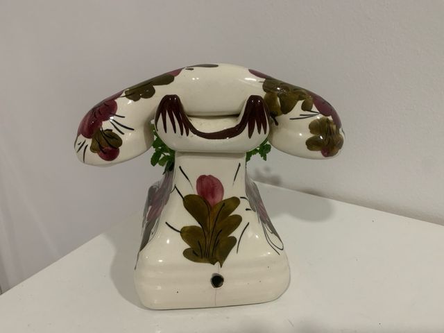 Teléfono de cerámica decorado