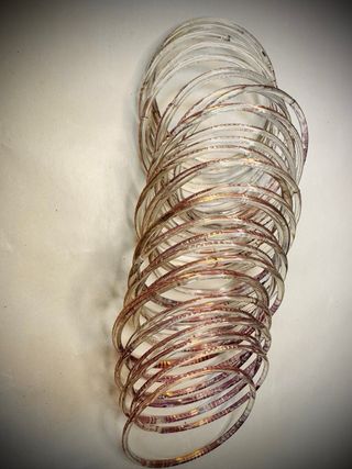 20 Bracciali in Vetro Dorati e Viola