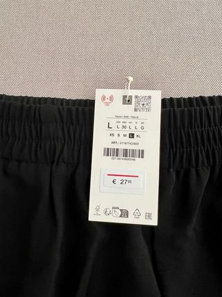Pantalón ancho con caída Zara negro talla L