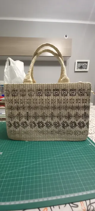 Bolso con dos asas
