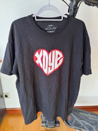Camiseta Pull&Bear Negra Corazón XDYE Talla L