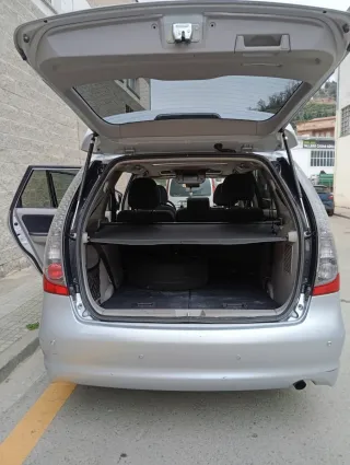 Mitsubishi Grandis 2005