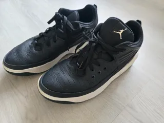 Zapatillas Jordan Baloncesto Negras Blancas