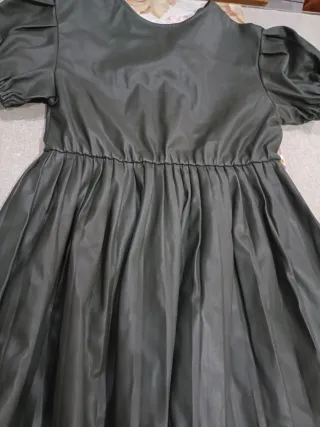 Vestido niña Zara polipiel verde