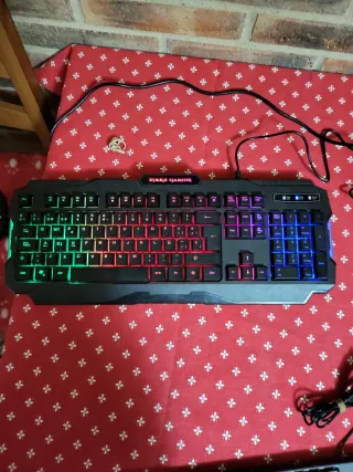 Teclado Mars Gaming RGB