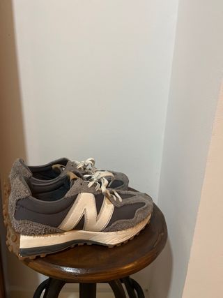 New Balance 327 Beige/Marrón