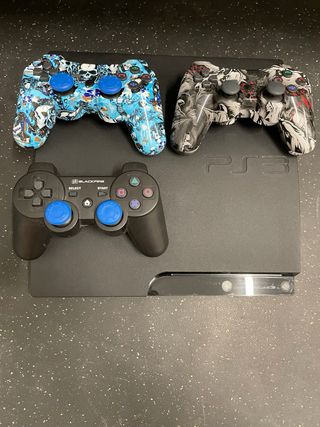 Consola PlayStation 3 Negra + 3 Mandos + juegos 