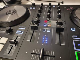 Controlador DJ Traktor Kontrol S2 MK3 + Decksaver